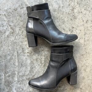 Clarks Black Leather Heeled Ankle Boots Comfortable Booties Size 9